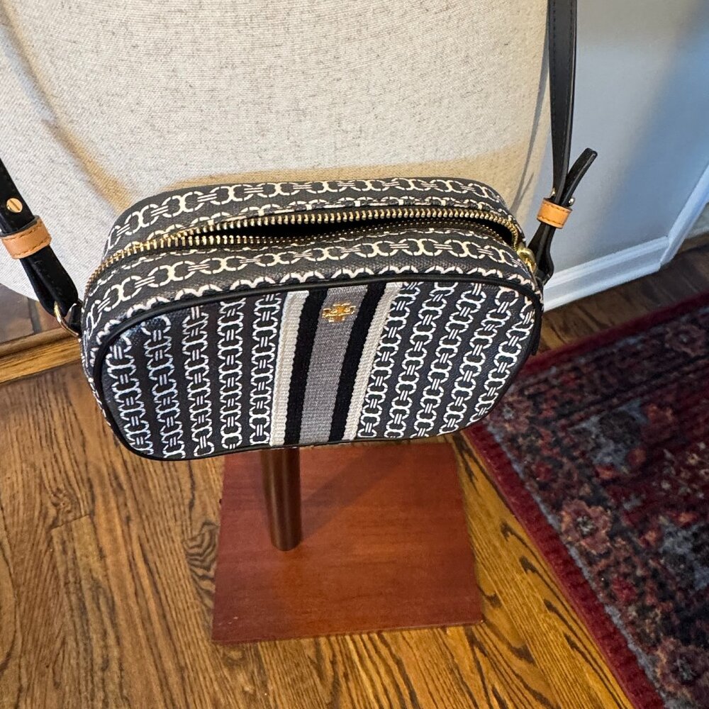 Tory Burch Black Gemini Link Crossbody Bag - Like New - Picture 11 of 13